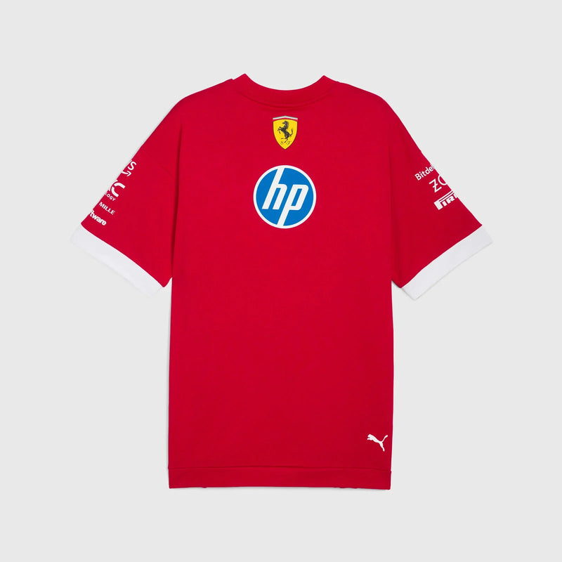 Camiseta Oversized do Piloto Scuderia Ferrari F1 PUMA 2025 – Cereja Escuro